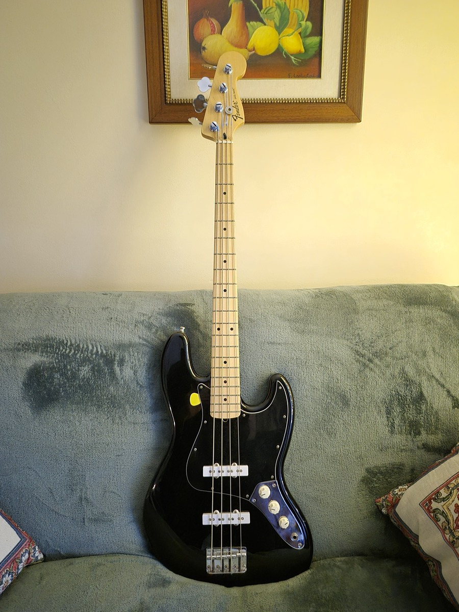 Studio Setup by bustinadelthe featuring Fender Jazz Bass MIM