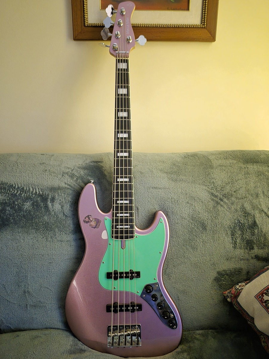 Studio Setup by bustinadelthe featuring Sire USA Marcus Miller V7 bass guitar 5st(ALDER)