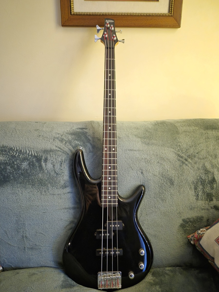 Studio Setup by bustinadelthe featuring Ibanez GSR190