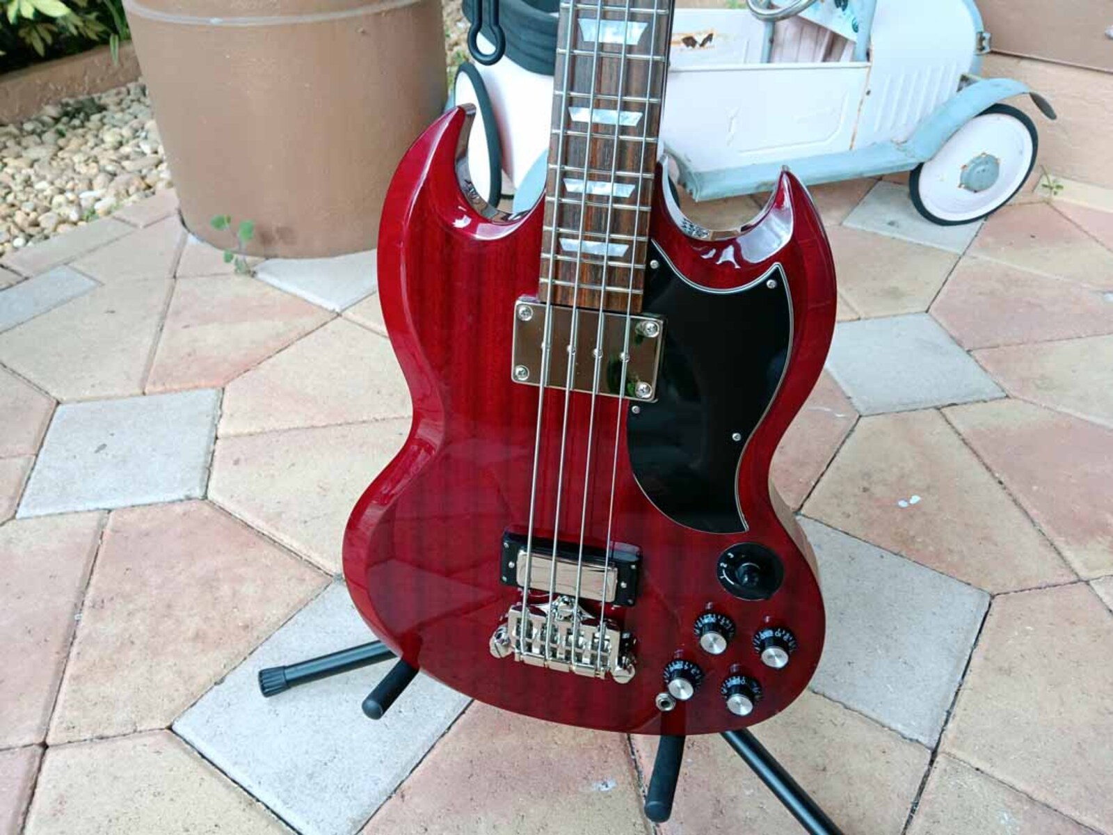 Music Gear Setup by jeremy_crockett featuring Epiphone EB-3 SG