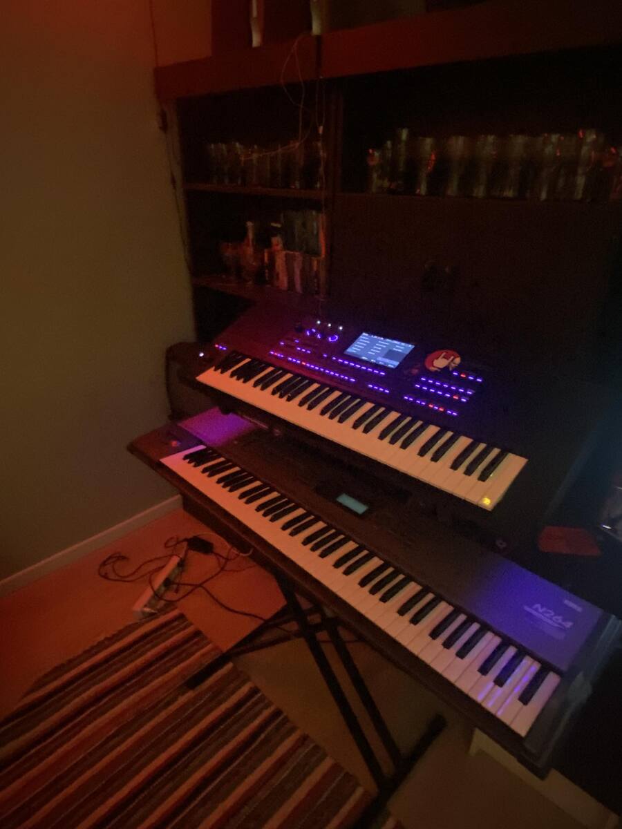 Korg Music Gear Setup by epe featuring Korg N264 and Medeli AKX10 61-Key Digital Arranger Workstation