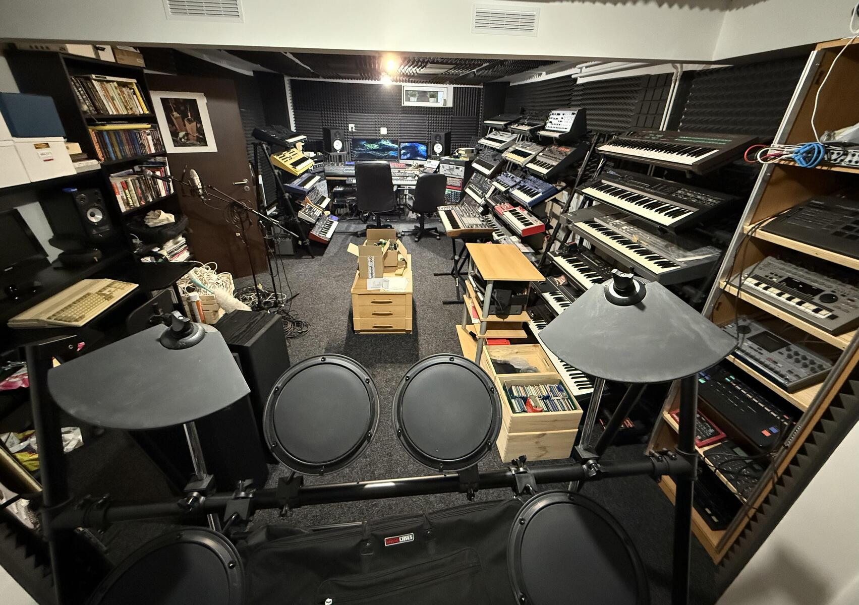 keyhead's music gear photo