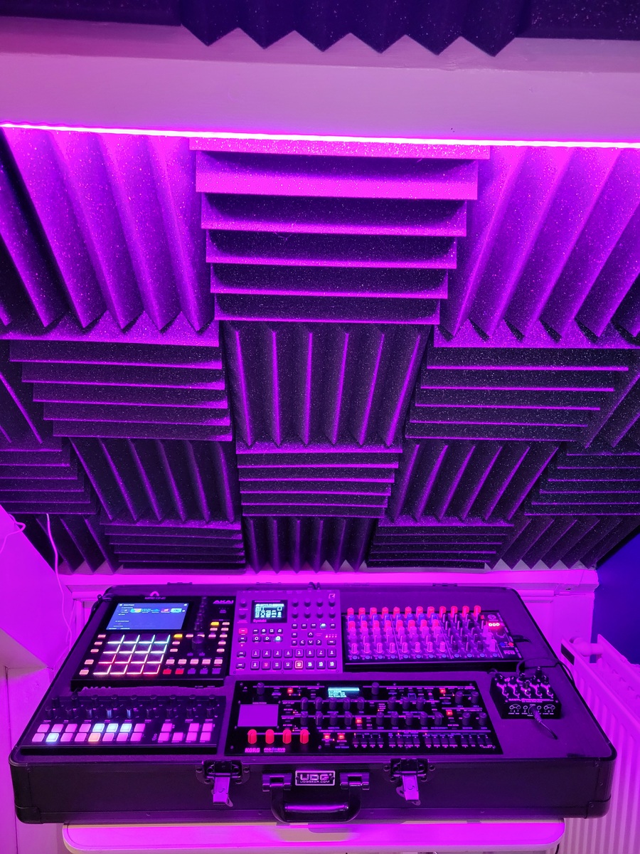 Live Rig by jayk76 featuring Elektron Syntakt, Torso Electronics T1 Algorithmic Sequencer, and Faderfox PC12 and 2 more pieces of gear