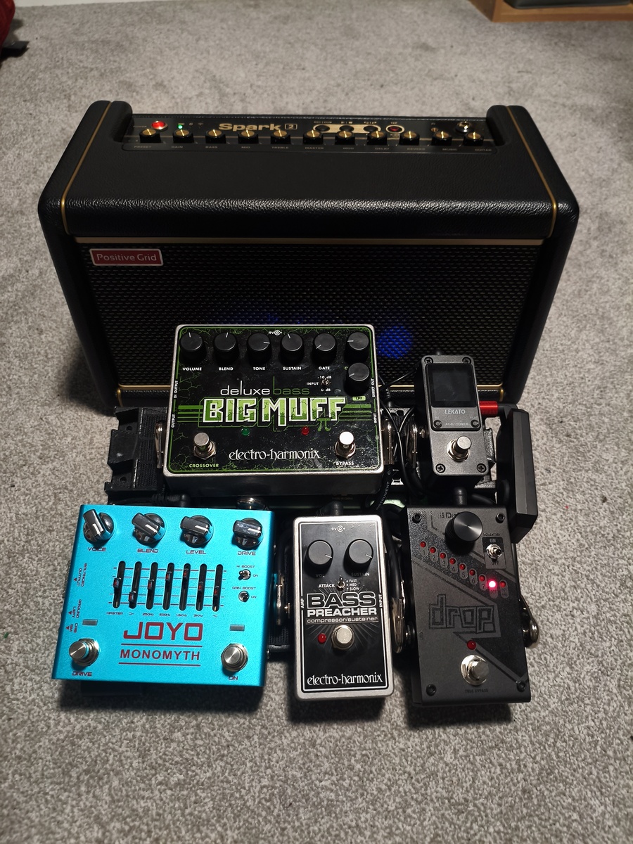 Metal Pedalboard by lukus featuring Electro-Harmonix Deluxe Bass Big Muff Pi Fuzz, Joyo R-26 Monomyth Bass Preamp, and Electro-Harmonix Bass Preacher Compressor/Sustainer and 2 more pieces of gear