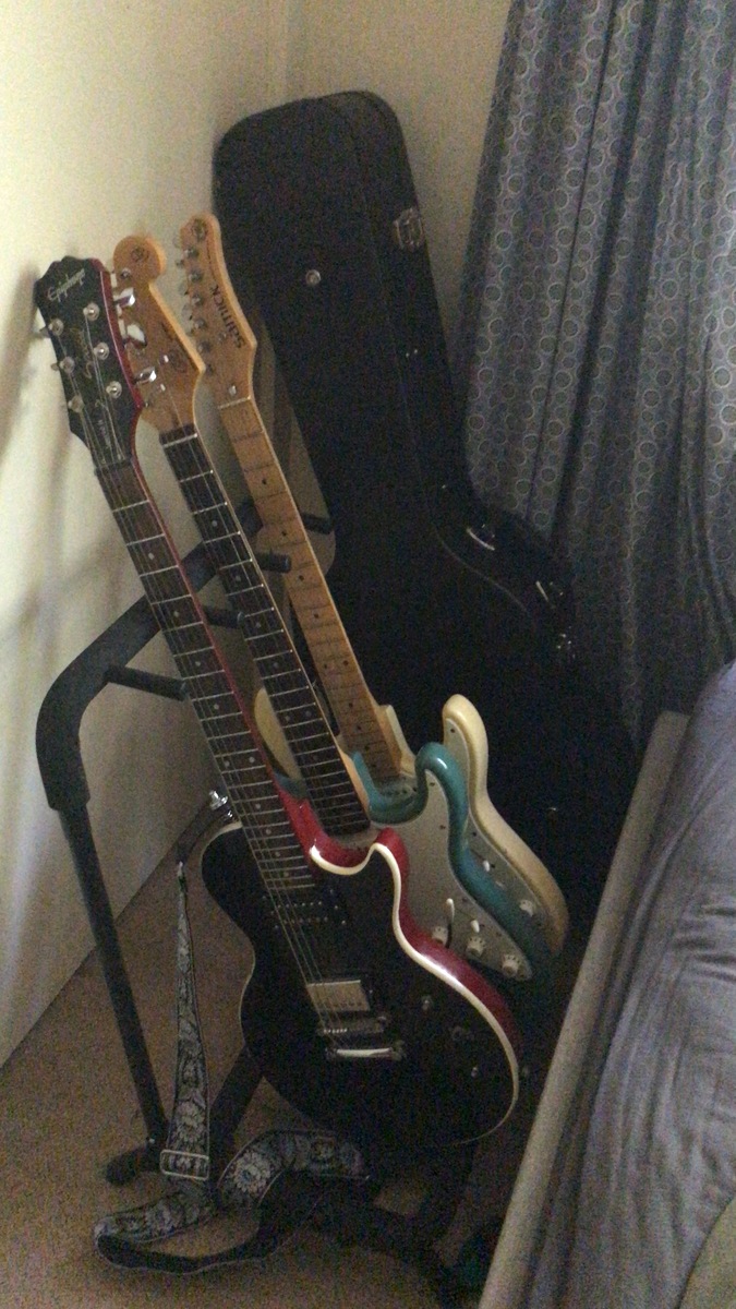 Music Gear Setup by sonny_o_connor featuring Epiphone Les Paul Special II, SX Guitars Stratocaster, and Yamaha APX600