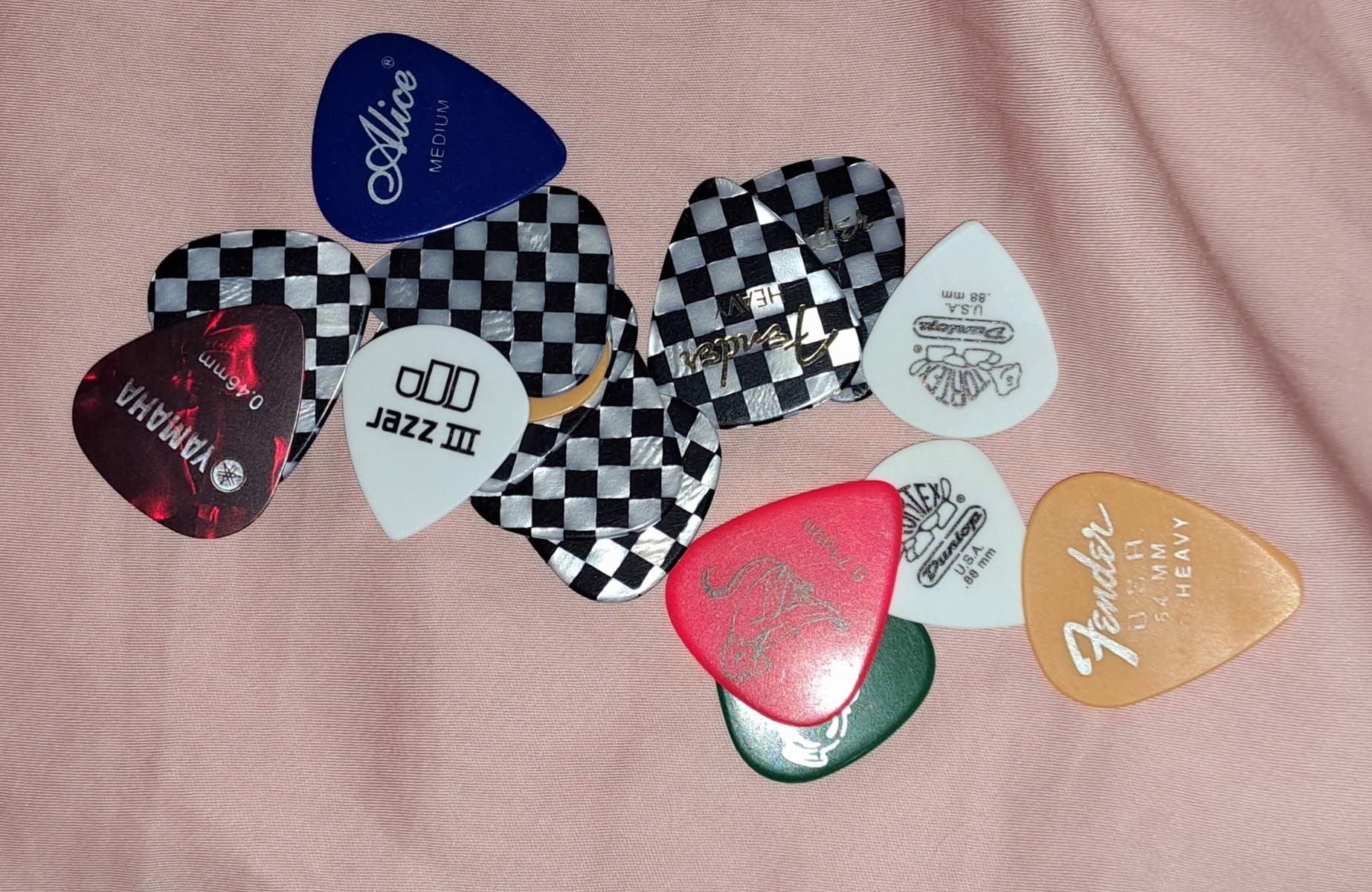 Metal Music Gear Setup by carlyjam featuring Fender Heavy Gauge Picks, Dunlop Tortex Standard 0.88mm Guitar Picks, and Fender Medium Gauge Picks and 1 more piece of gear