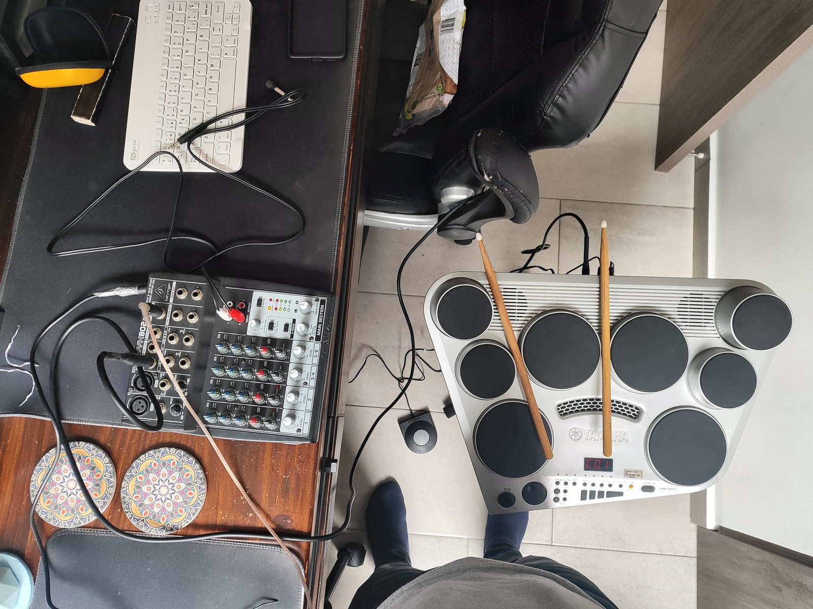 Behringer Drum Kit by alexander_nava featuring Yamaha DD-65 Digital Drum Kit and Behringer Xenyx 802 Mixer
