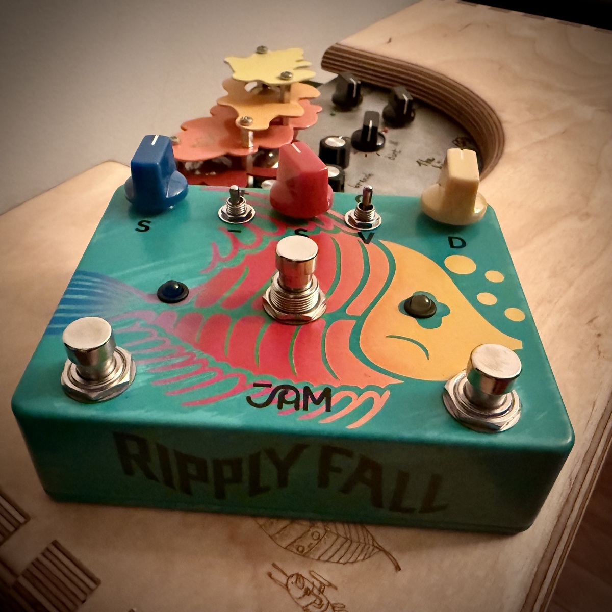 Pedalboard by wadeluigi featuring Jam Pedals Ripply Fall Chorus/Phaser
