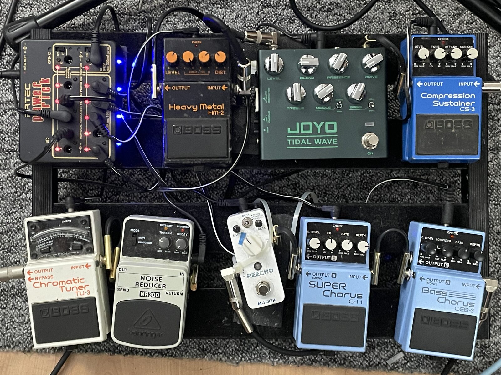 Boss Pedalboard by shamut featuring Boss CS-3 Compression Sustainer, Joyo R-30 Tidal Wave Bass Preamp, and Boss HM-2 Heavy Metal and 6 more pieces of gear