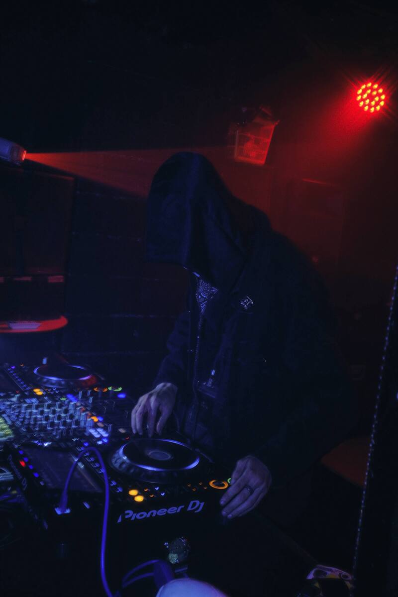 Electronic DJ Setup by man1k featuring Pioneer DJ CDJ-3000 and Pioneer DJ DJM-900NXS2