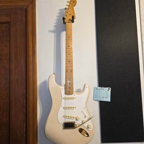 Photo of Fender Mary Kaye Stratocaster in a guitar