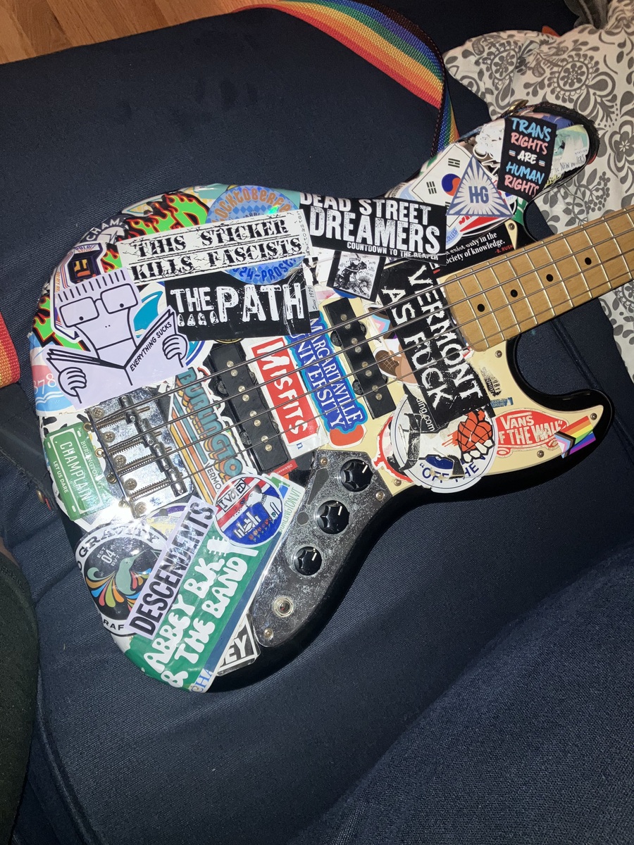 Squier Music Gear Setup by jackgooginss featuring Squier Jazz Affinity and Warmoth Neck w/ tuners
