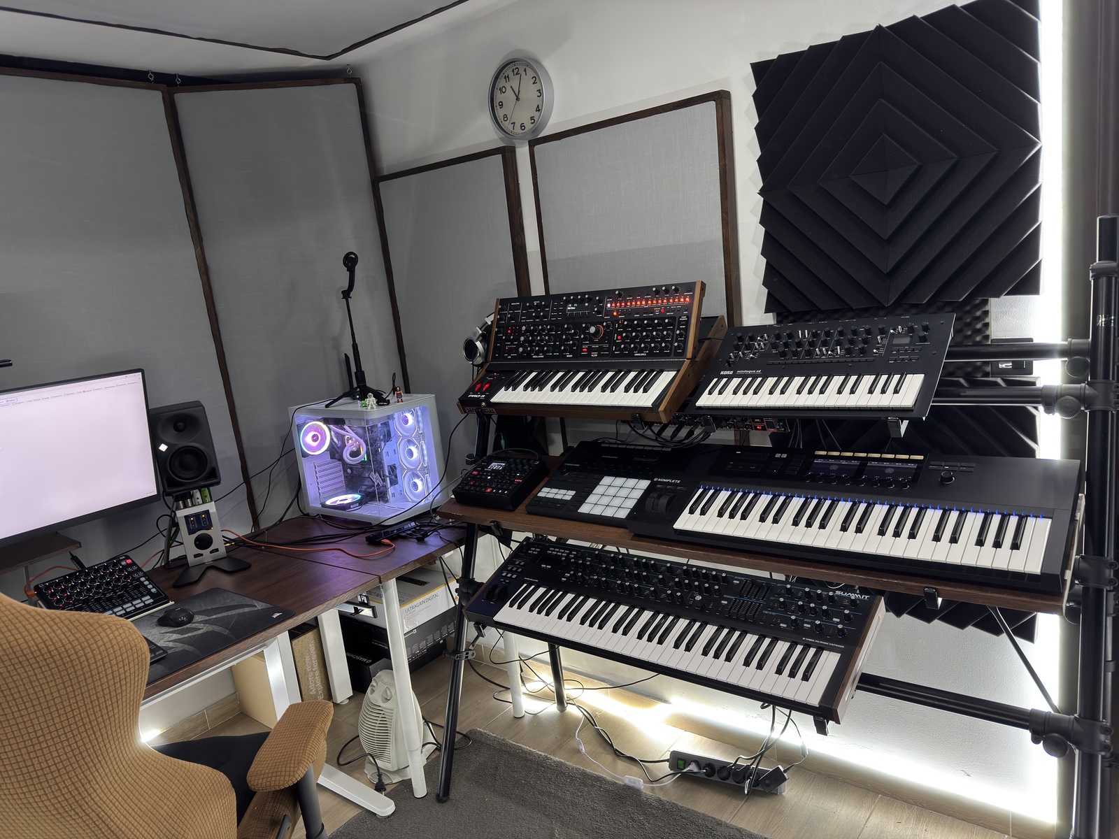 Electronic Studio Setup by vangart featuring Native Instruments Maschine MK3, Novation Summit 61-Key 16-Voice Synthesizer, and Sequential Pro-3 Special Edition and 7 more pieces of gear