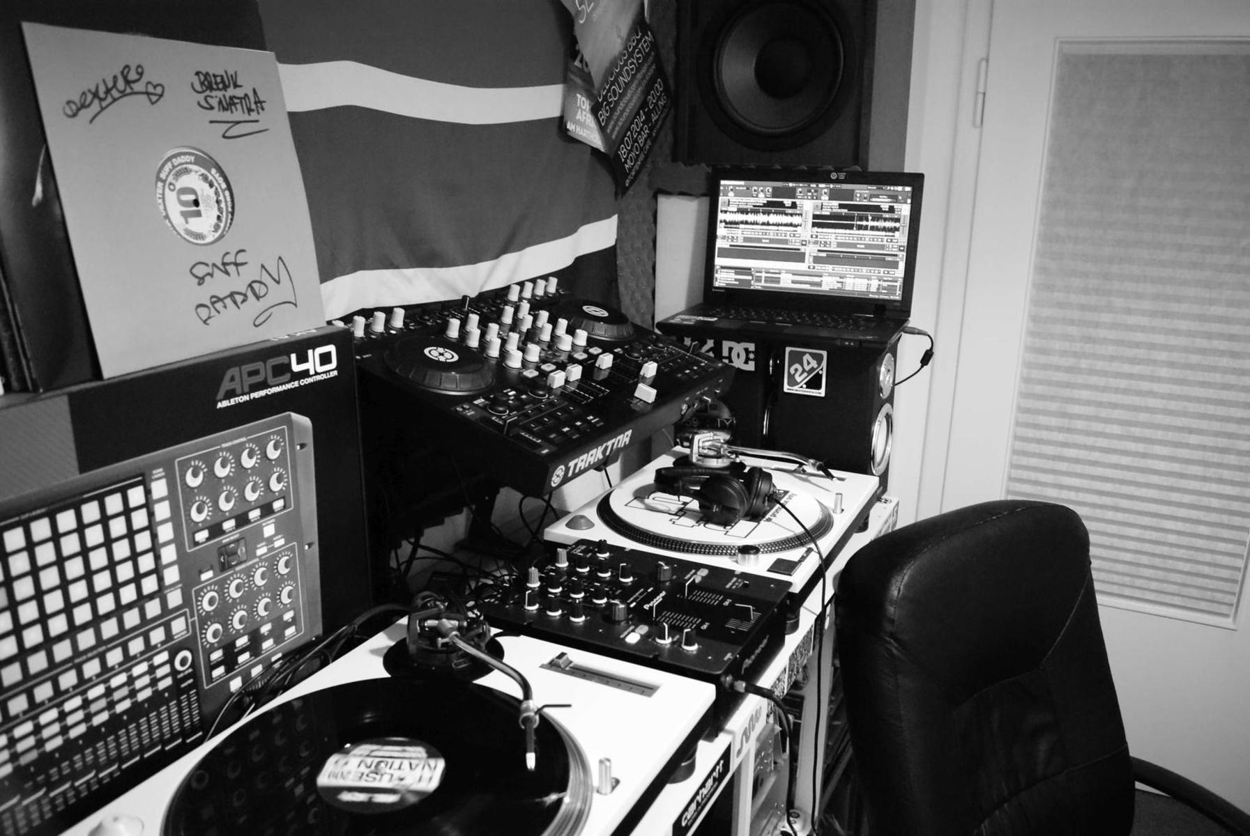 sims_jackalope's music gear photo