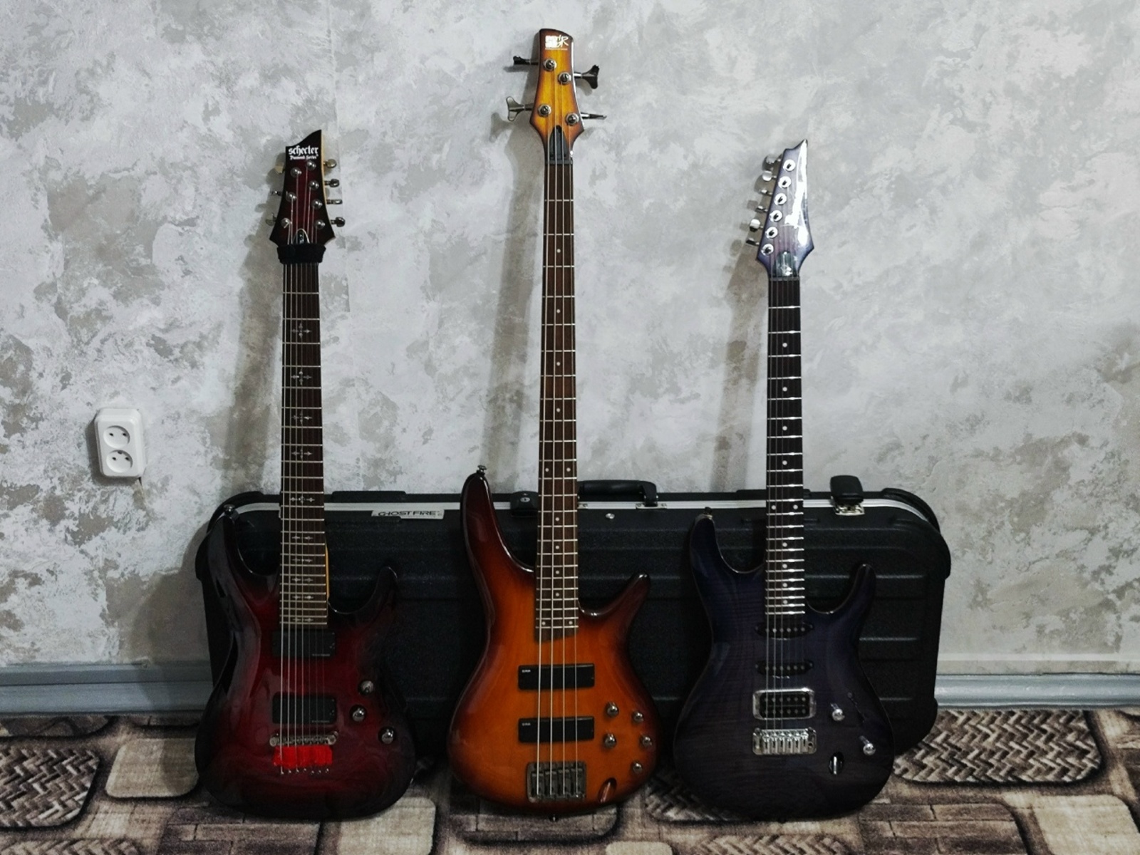 Ibanez Music Gear Setup by schadenfreude featuring Schecter Demon-7, Ibanez SR370EF Standard Soundgear Bass, and Ibanez SA260FM