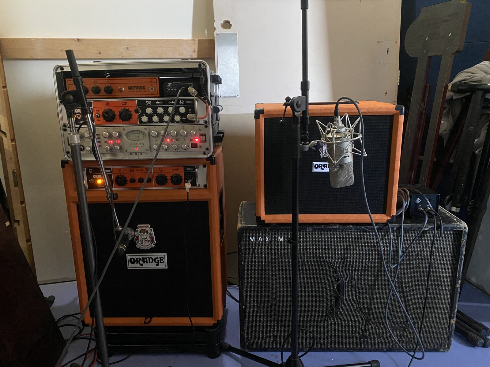 Electronic Studio Setup by dotti_wellard featuring Orange OBC112 400-Watt 1x12" Bass Speaker Cabinet, Orange OB1-300C 300w Bass Combo, and Avalon VT-737SP and 4 more pieces of gear