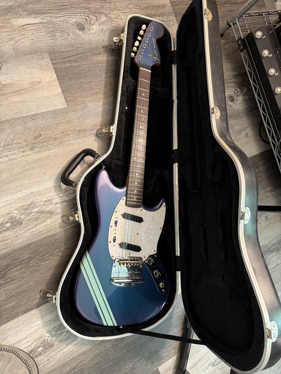 Music Gear Setup by rom_cd featuring Fender Mustang (1964-1969)
