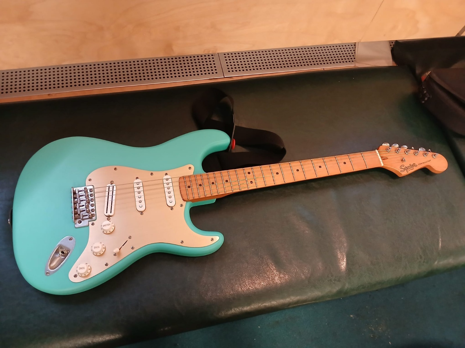 Music Gear Setup by hugohatcher_rtfm featuring Squier 40th Anniversary Stratocaster, Vintage Edition