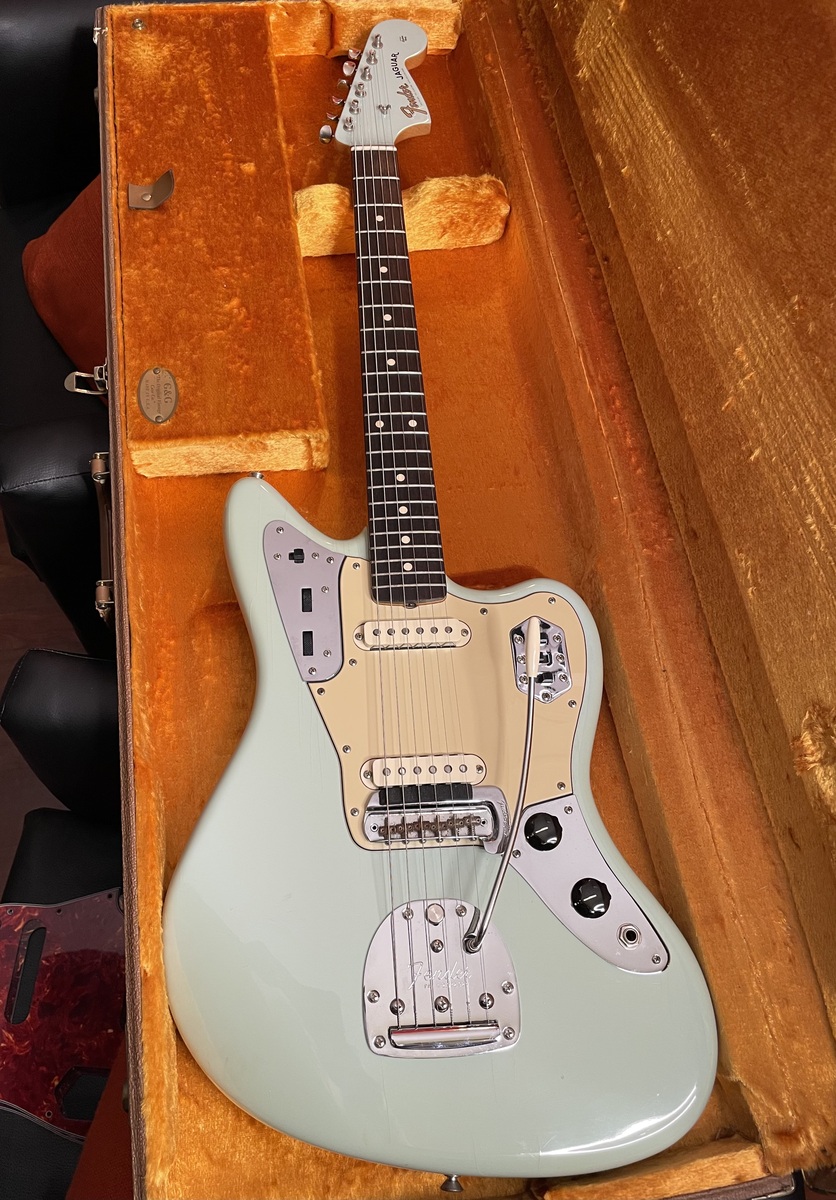 Music Gear Setup by fer_rockore featuring Fender American Vintage '62 "Thin Skin" Jaguar