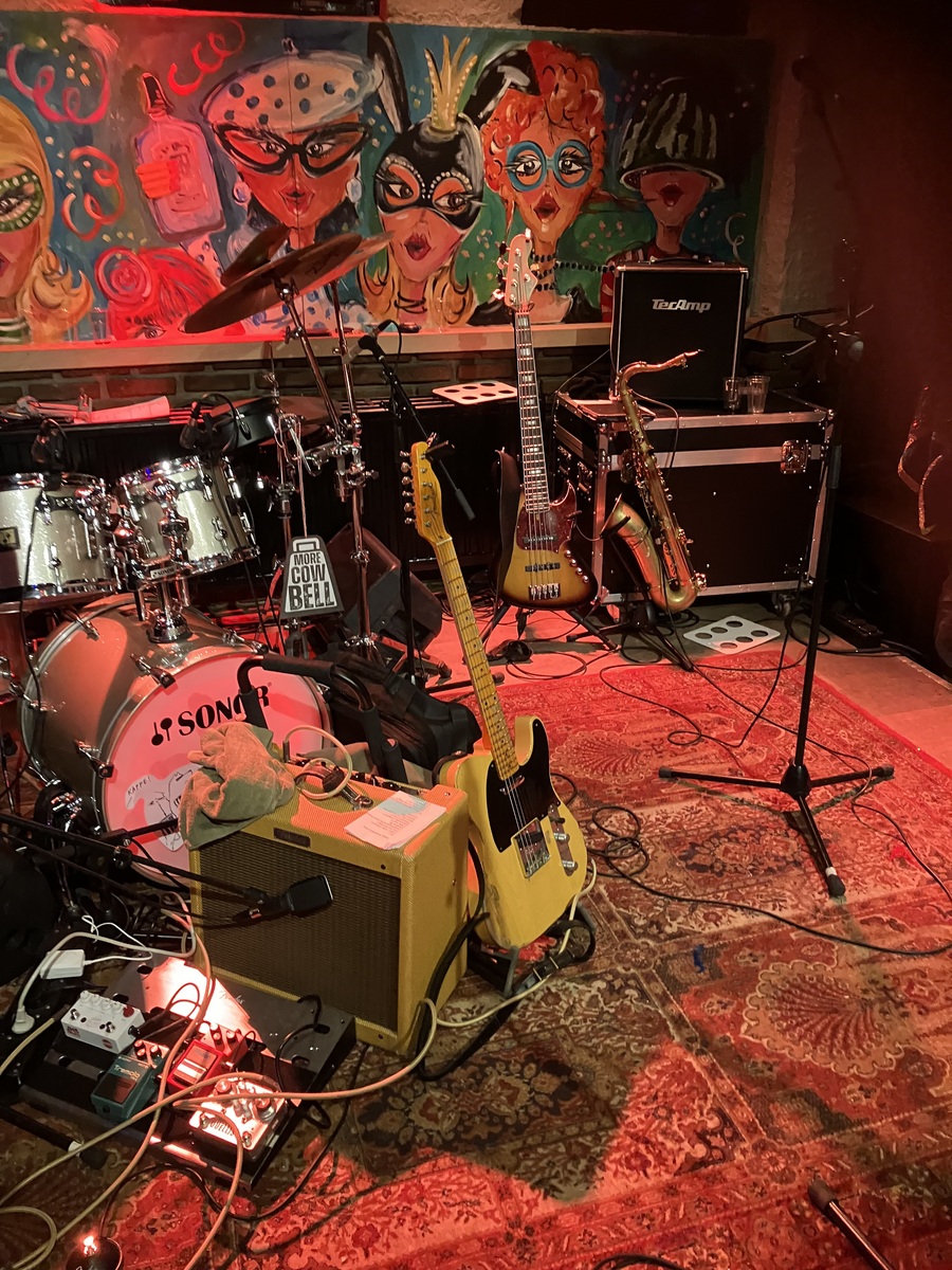 Music Gear Setup by papasoulfocus featuring Fender Guitar stand 3
