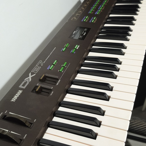 Photo of Yamaha DX27 in a synths