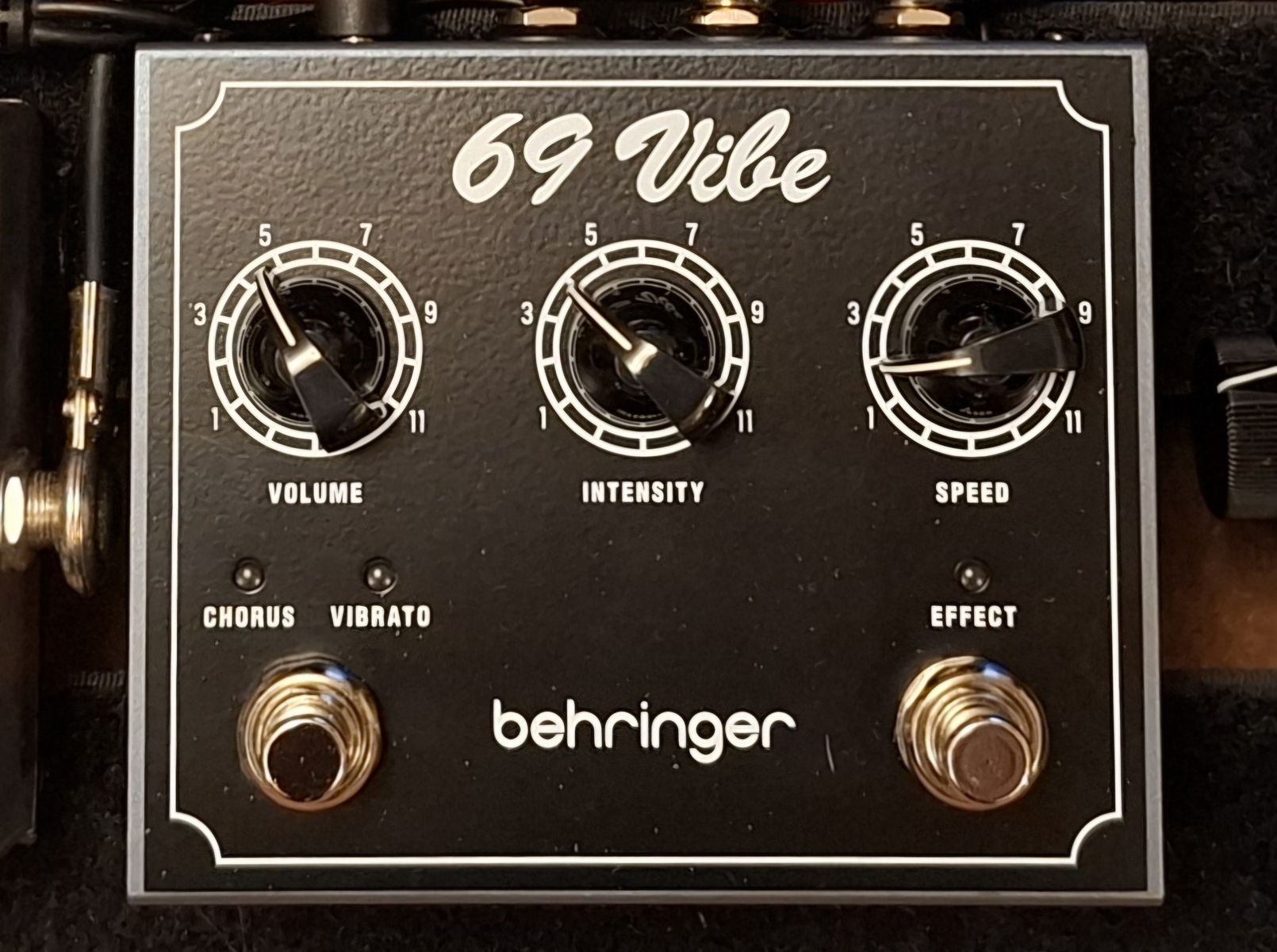Pedalboard by lloydys featuring Behringer 69 Vibe Chorus/Vibrato Pedal