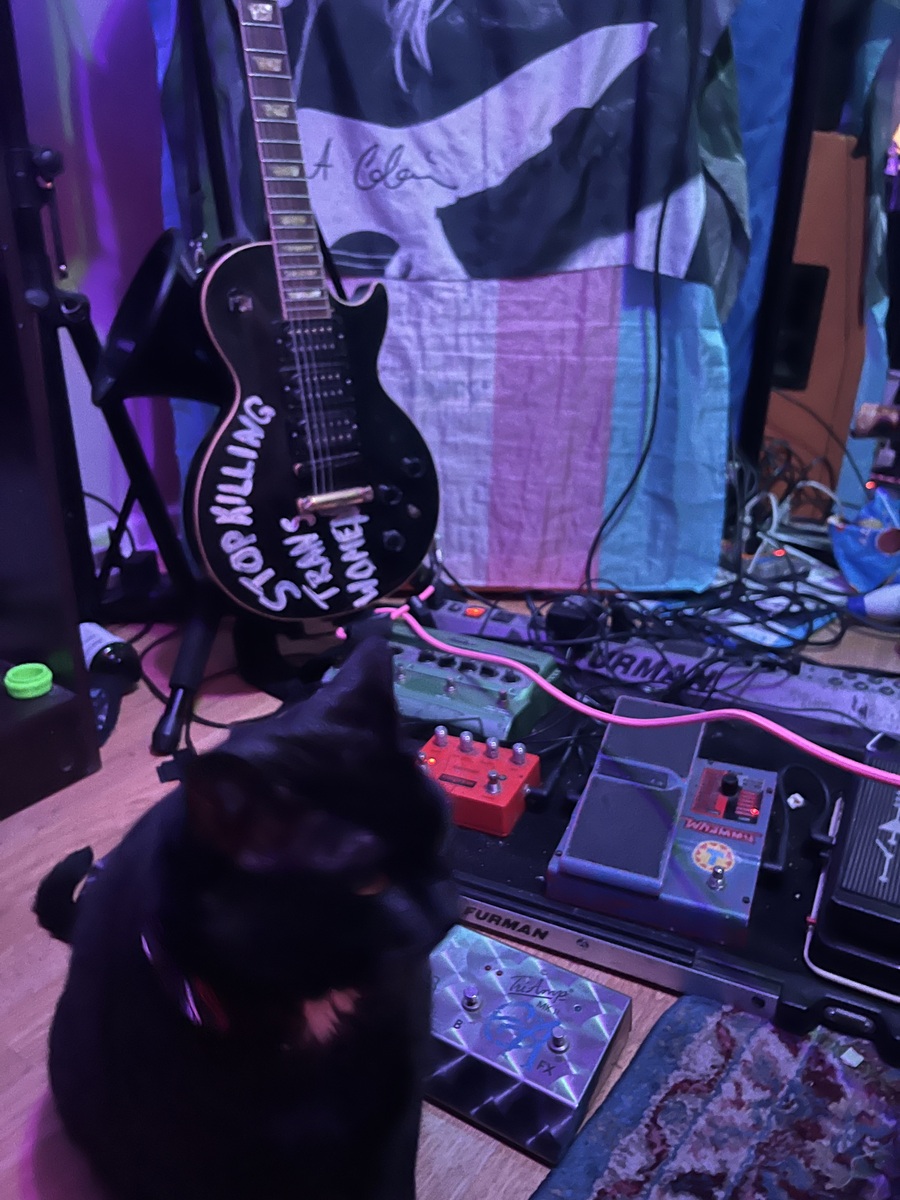 Music Gear Setup by ethan_dayback featuring Gibson Les Paul Standard Classic 2002