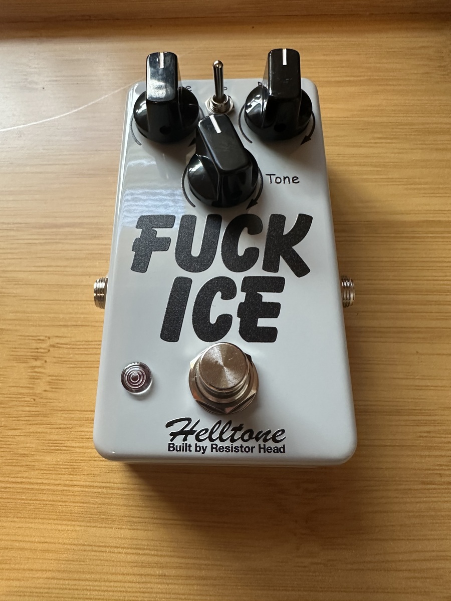 Pedalboard by edgedancer featuring Resistor Head Electronics FUCK ICE Overdrive