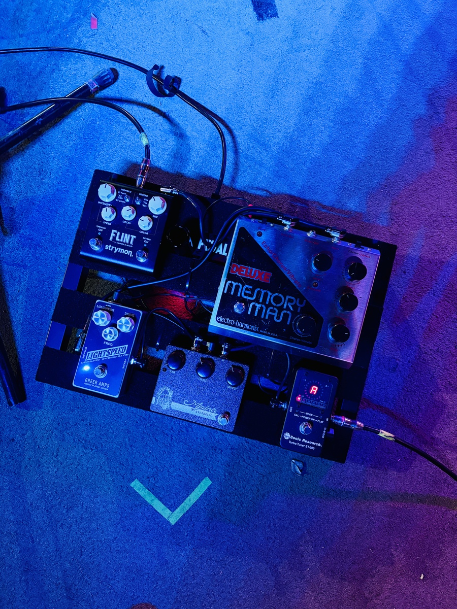 Country Pedalboard by justineisenbraun featuring Electro-Harmonix EH-7850/EC-2000/EC-2002 Deluxe Memory Man, Sonic Research Turbo Tuner ST-300, and Mythos Pedals Wildwood Edition Mjolnir Overdrive and 2 more pieces of gear