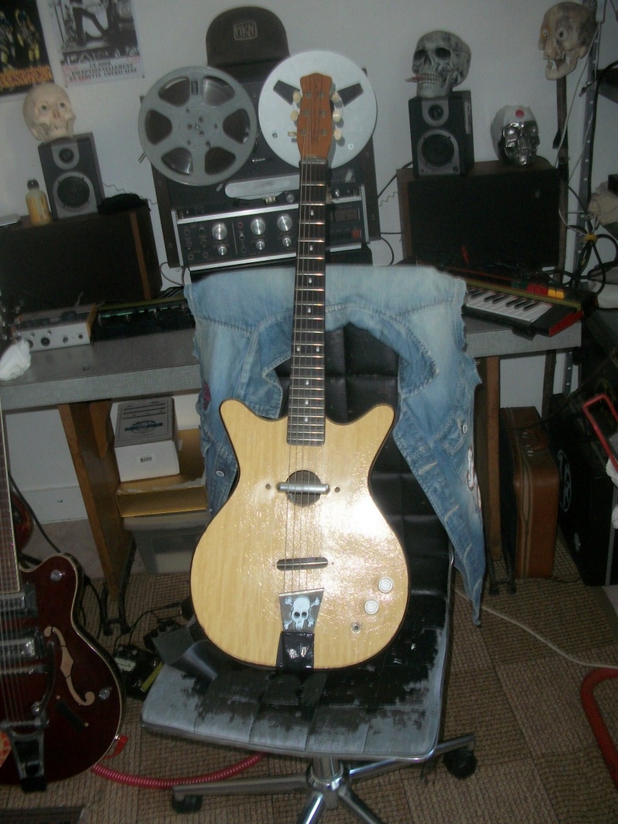 Country Music Gear Setup by mkn_upa featuring Danelectro Convertible