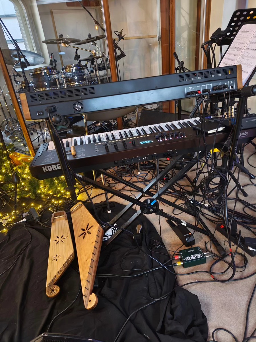 Behringer Live Rig by asmuk featuring Korg Opsix SE 61-Key Altered FM Synthesizer and Behringer DeepMind 12