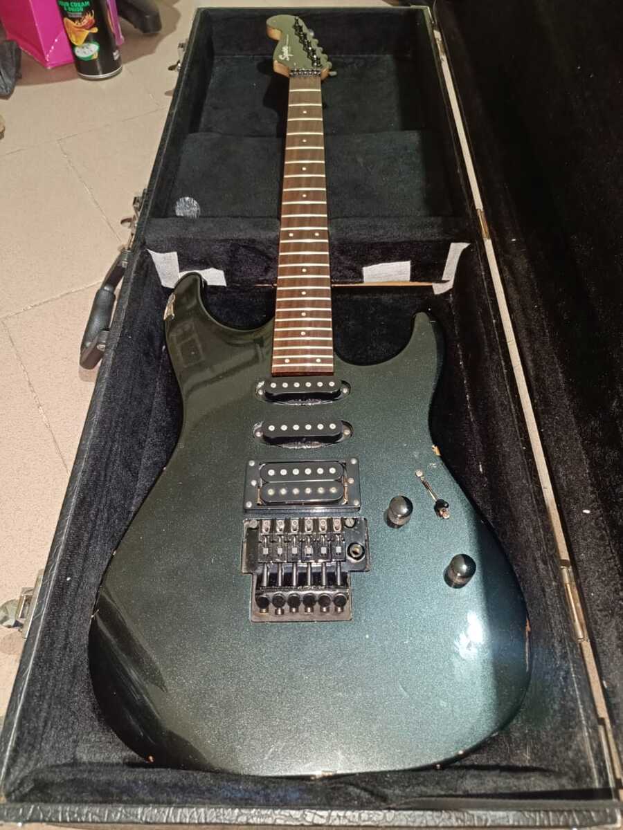 Music Gear Setup by efrain_alejandro_kappaccino featuring Squier Stagemaster HSS (1999 - 2000)