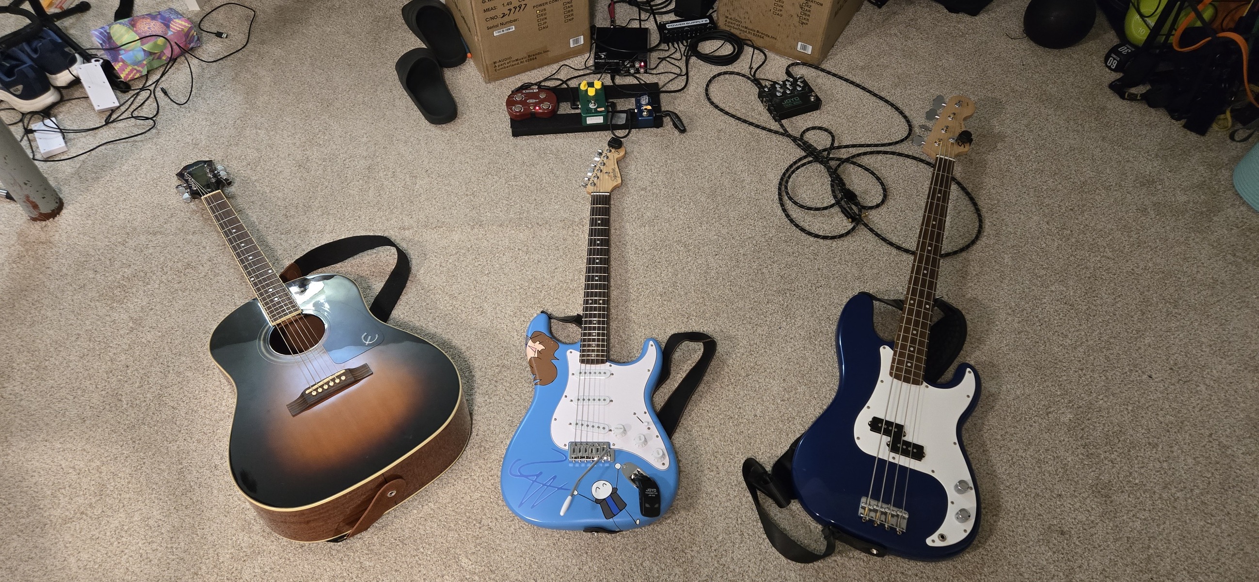 Metal Music Gear Setup by viintage featuring Squier Debut Series Stratocaster, Squier Precision 20th Anniversary, and Epiphone J-45 Studio and 5 more pieces of gear