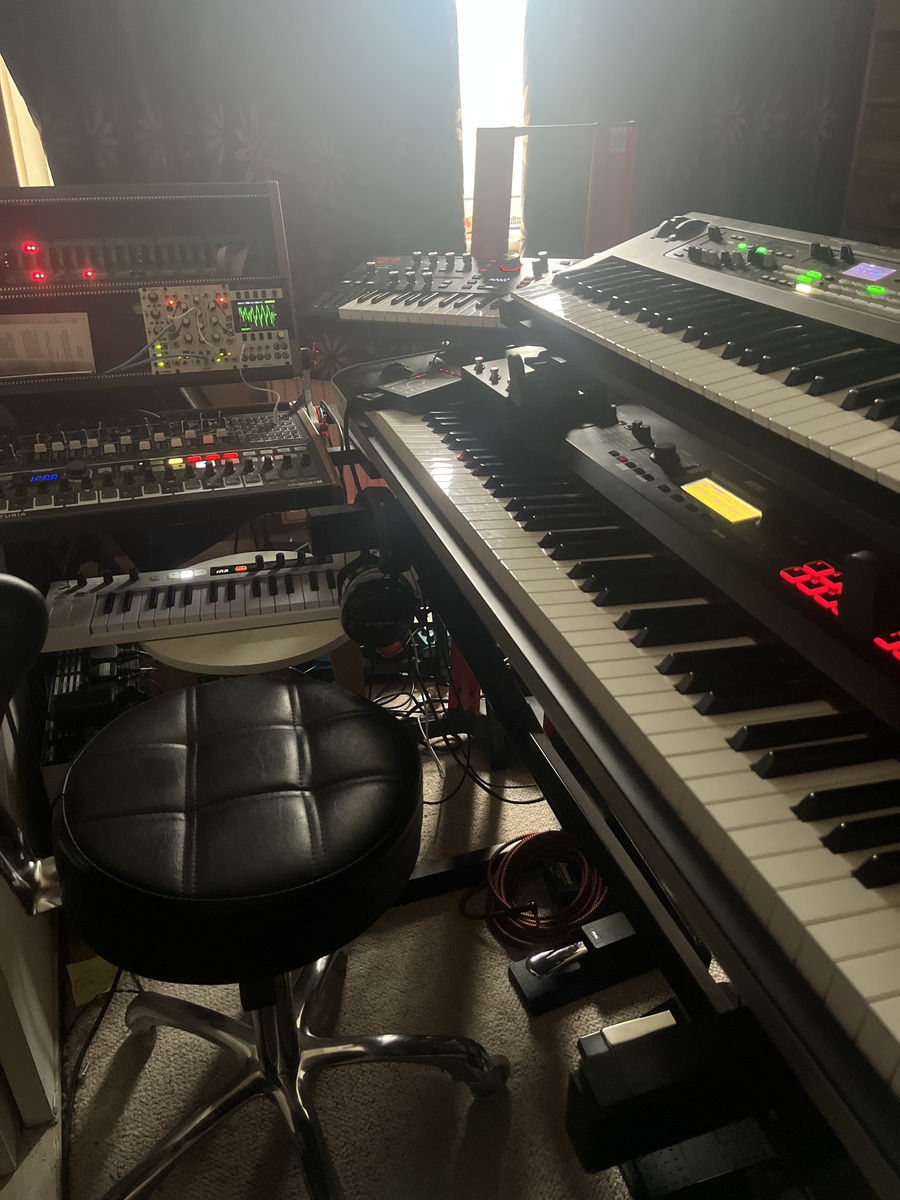 Electronic Synth Setup by iplaykeyboard featuring ASM Hydrasynth Explorer, Korg KROSS 2 88 88-Key Synthesizer Workstation, and Yamaha CK61 and 8 more pieces of gear