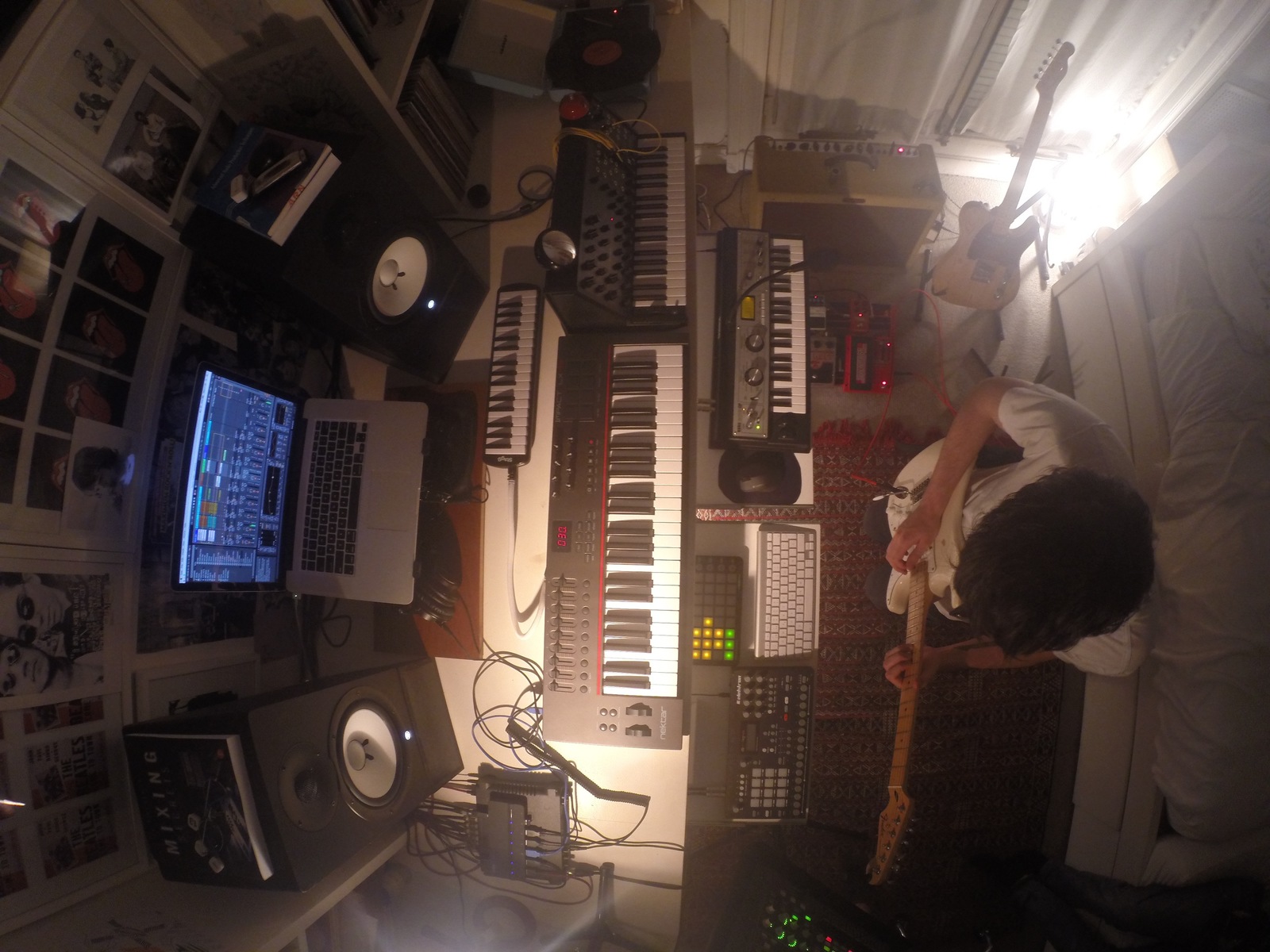 etche's music gear photo