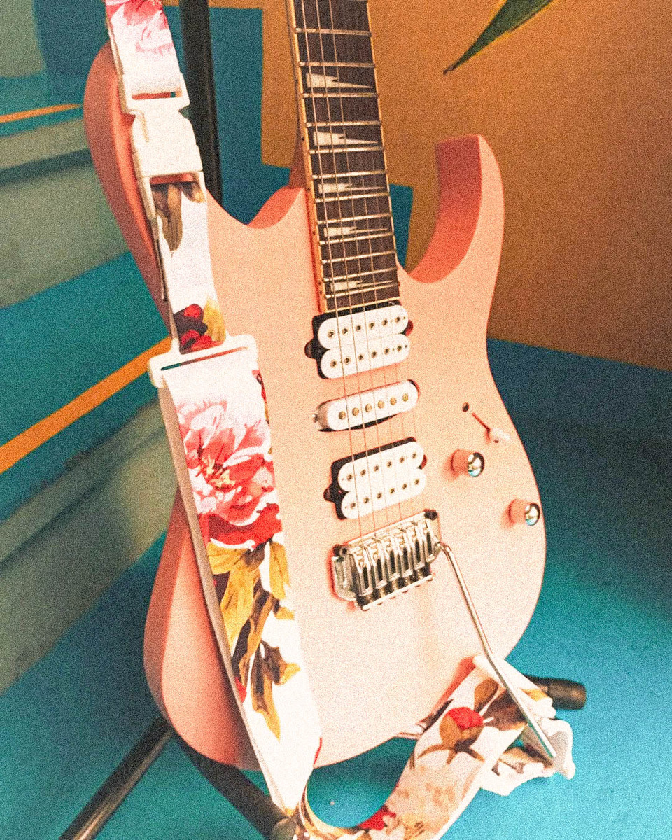 DiMarzio Music Gear Setup by arlaux featuring Ibanez GRG170DX and DiMarzio Polyphia Cliplock strap
