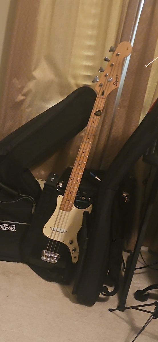 Music Gear Setup by thatoneguitarbro featuring Squier Sonic Bronco Bass