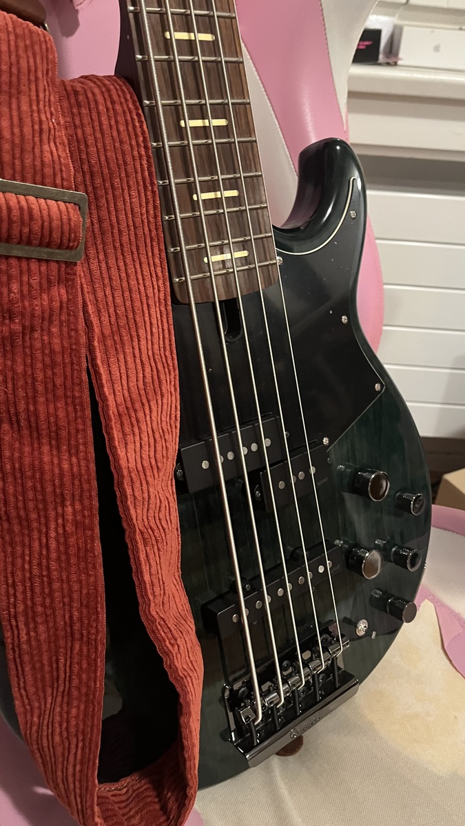 Music Gear Setup by aoibhe featuring Yamaha BB735A