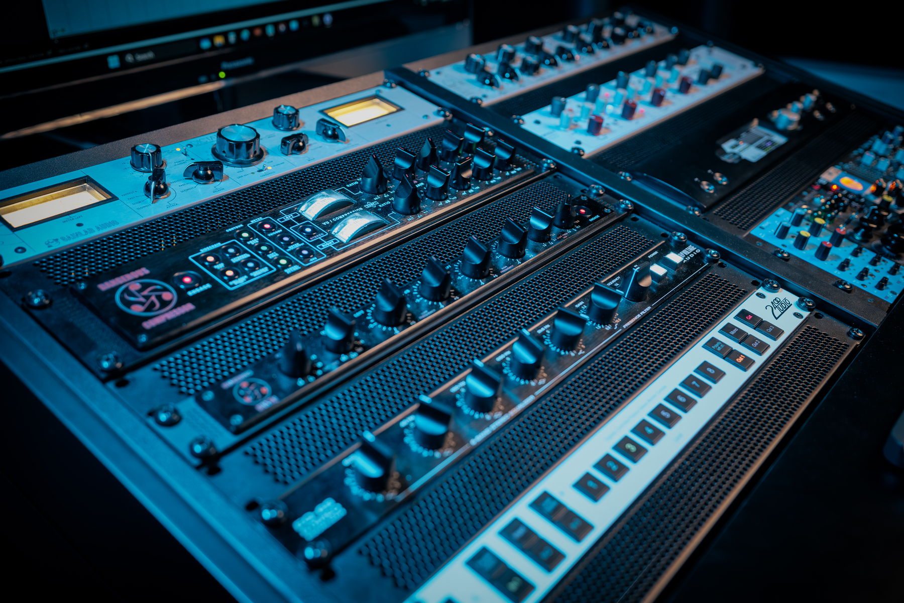Gear photo by phantomsmastering