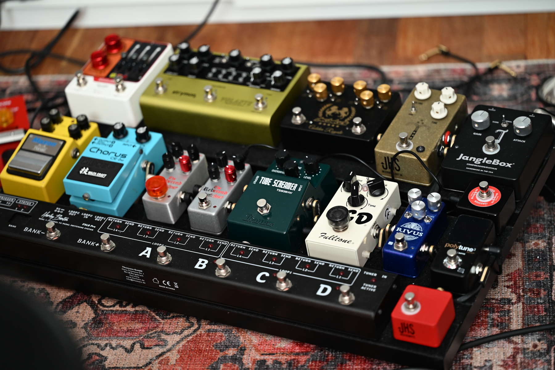 Gear photo by fer_rockore