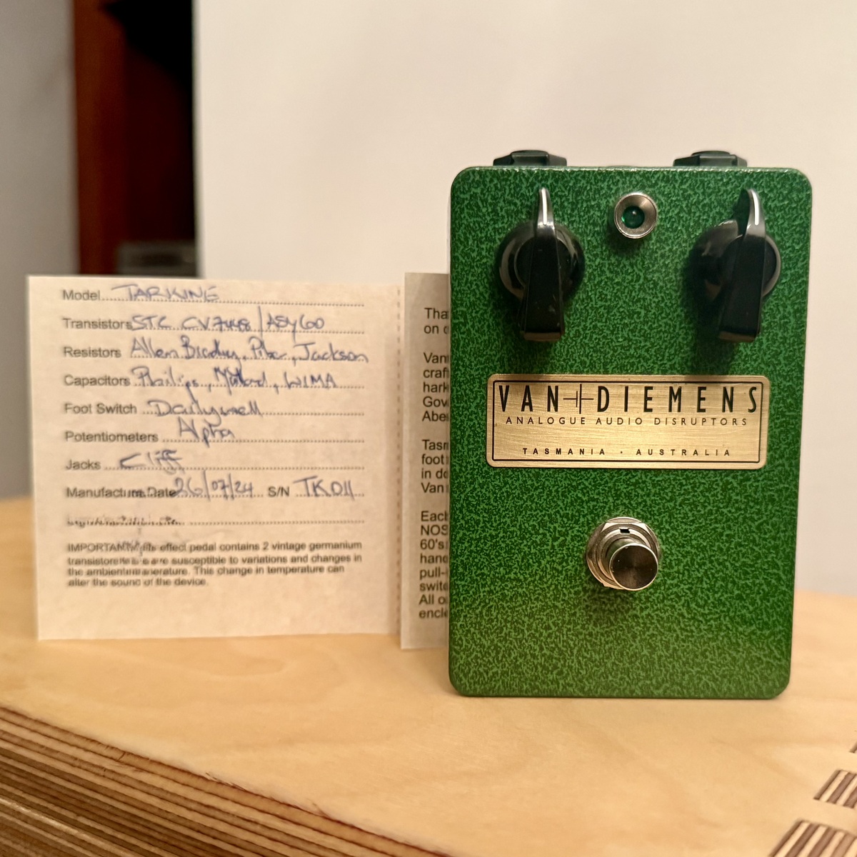 Pedalboard by wadeluigi featuring Van Diemens Analogue Audio Disruptors Tarkine Fuzz