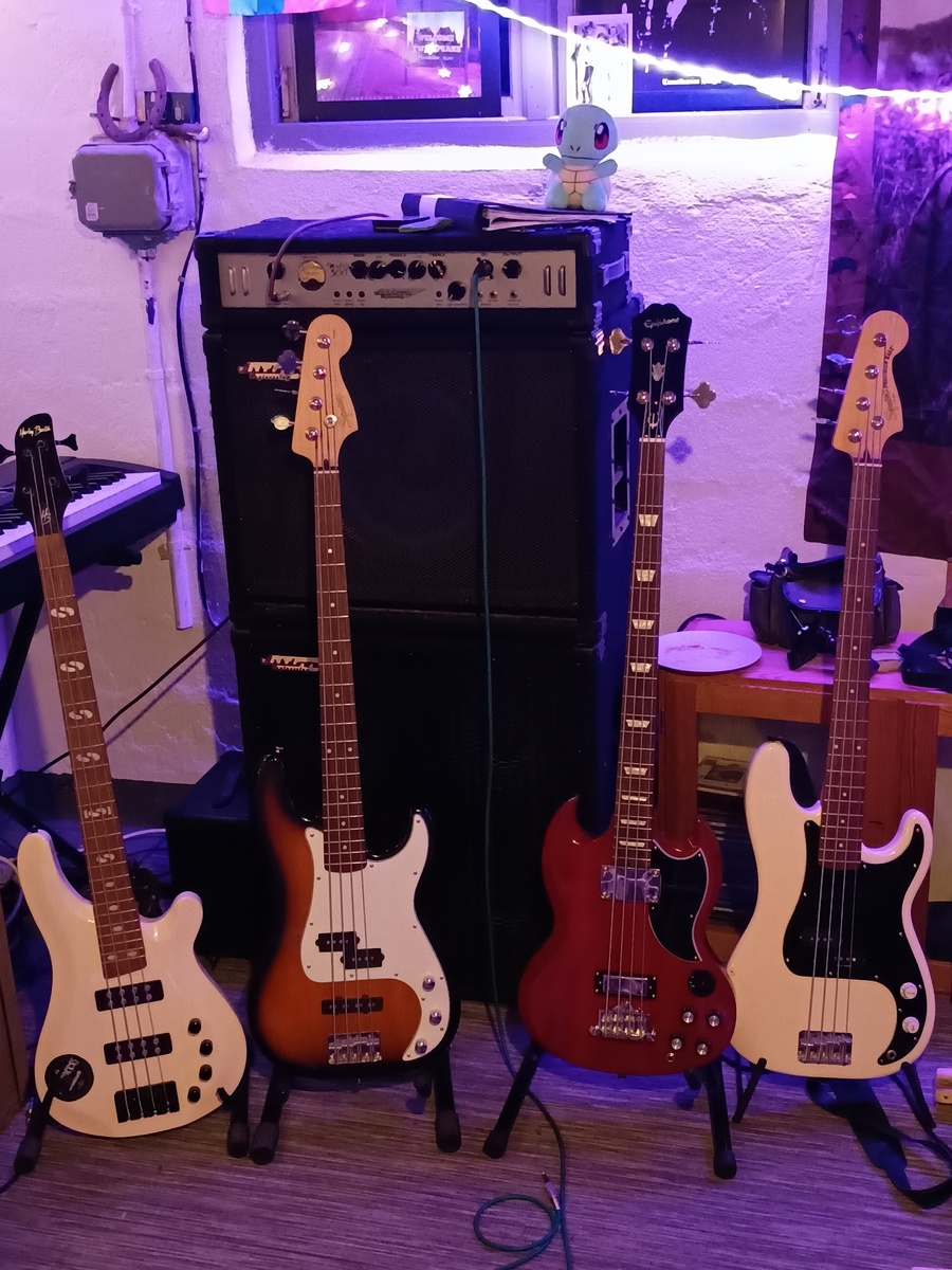 Ashdown Engineering Amp Rig by alm featuring Harley Benton B-550, Squier Precision Bass, and Squier Precision PJ Bass and 4 more pieces of gear