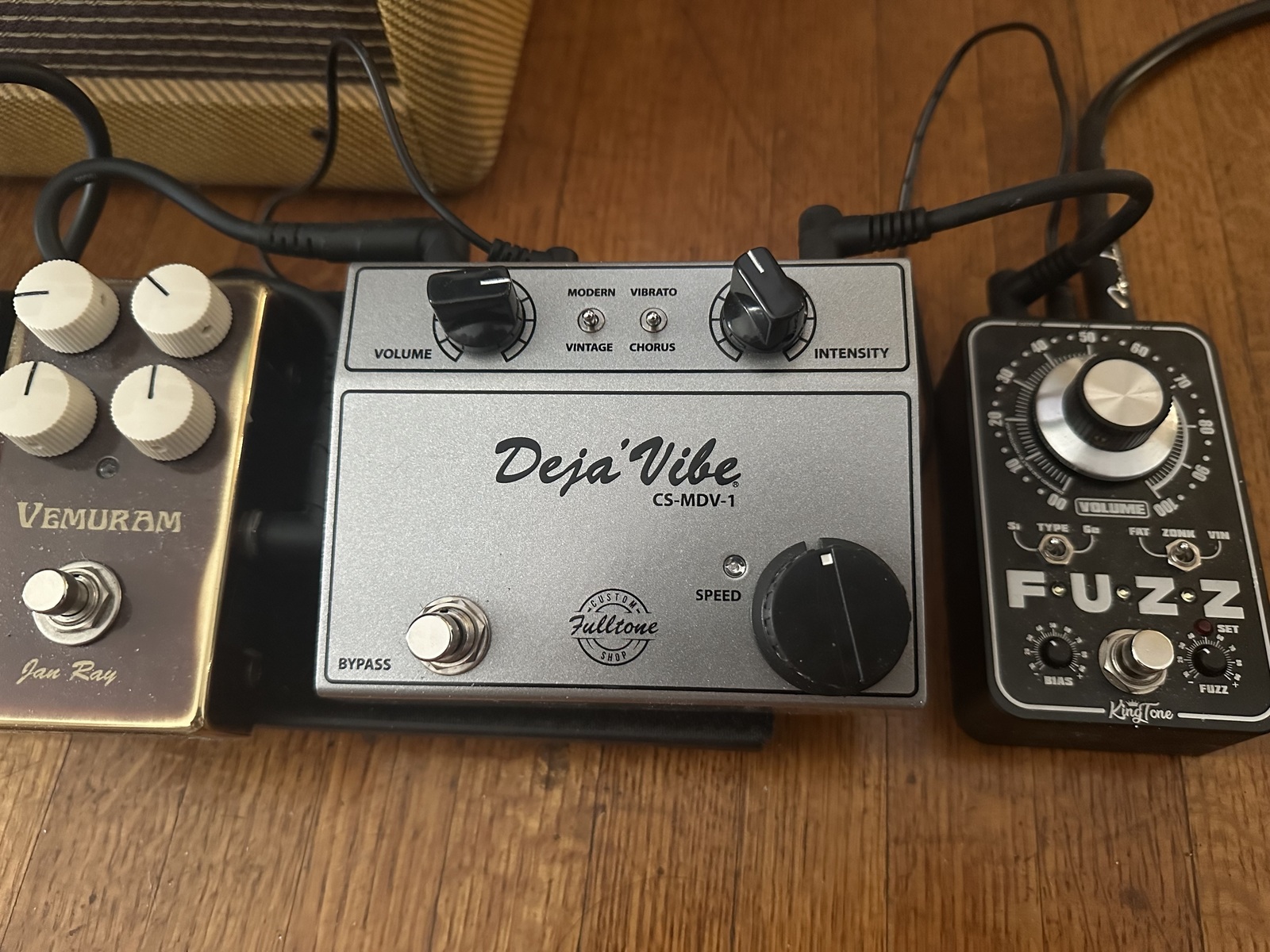 Blues Pedalboard by edgedancer featuring Fulltone CS-MDV-1 Custom Shop Mini DejáVibe, Vemuram Jan Ray, and King Tone MiniFuzz V2