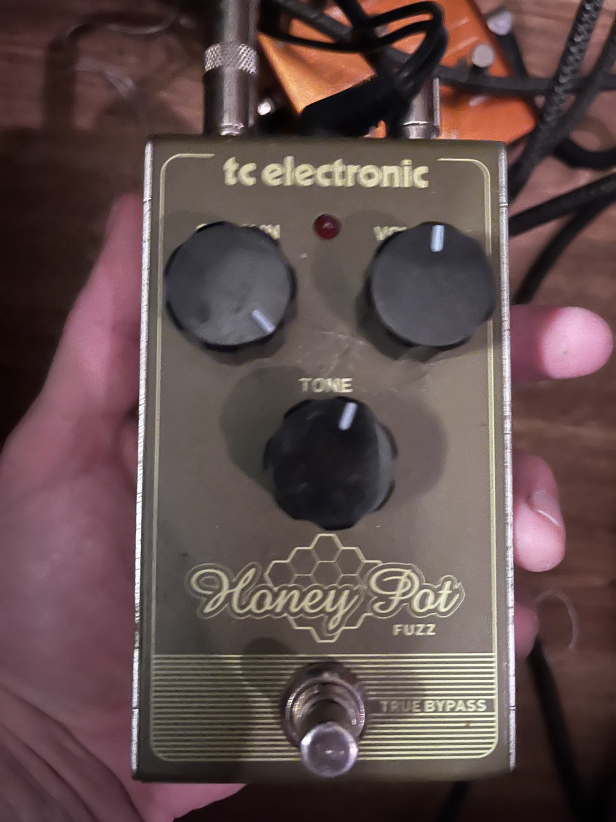 Pedalboard by strangebrew68_77 featuring TC Electronic Honey Pot Fuzz