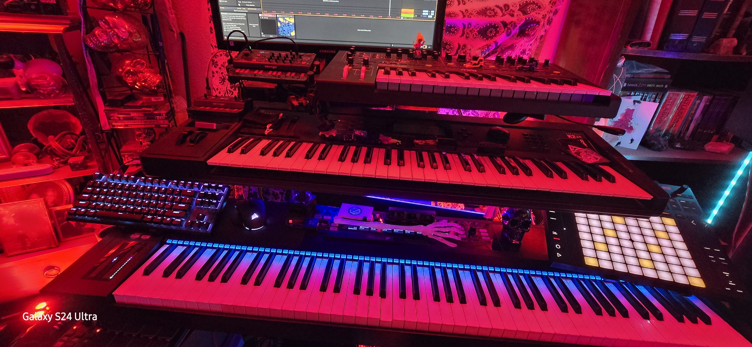Gear photo by renigadecinetrax