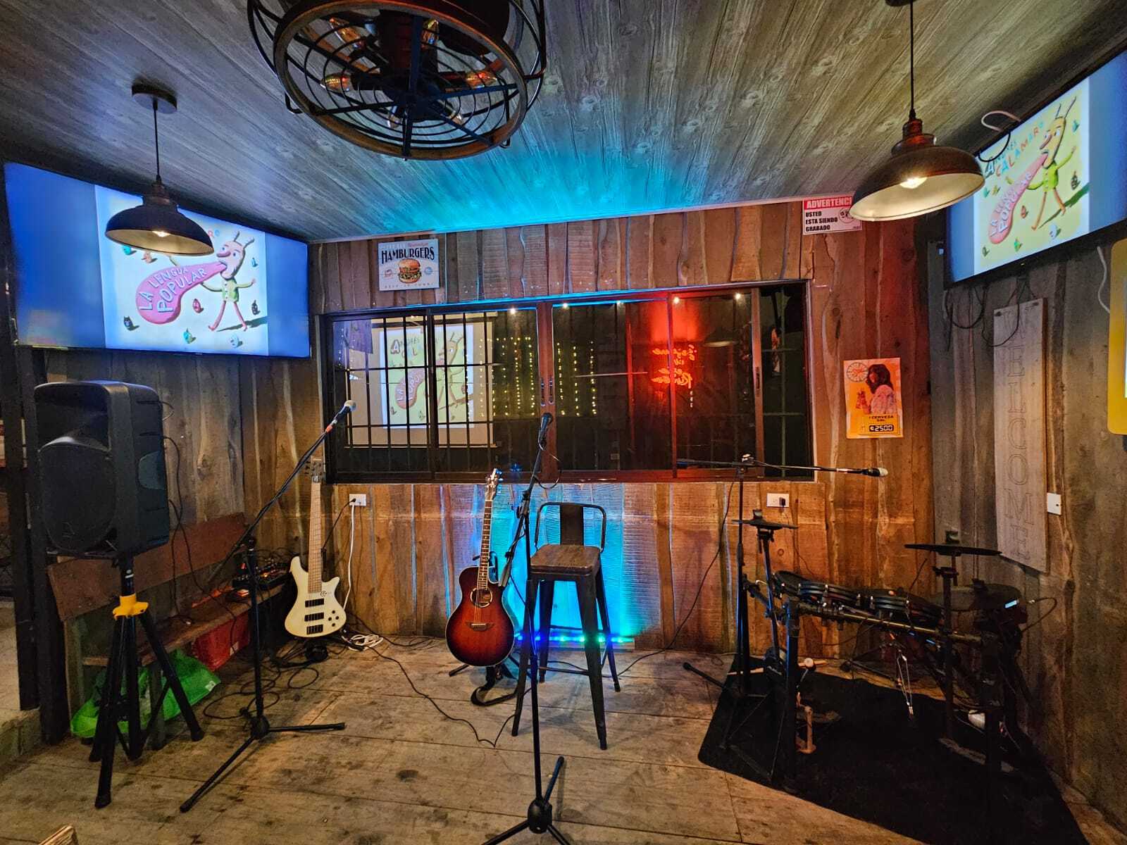 Shure Live Rig by m_a_s_cr featuring Shure PG58 Mic, Shure PG48 Cardioid Dynamic Handheld Microphone, and Alesis Nitro Mesh 8-Piece Electronic Drum Set and 1 more piece of gear