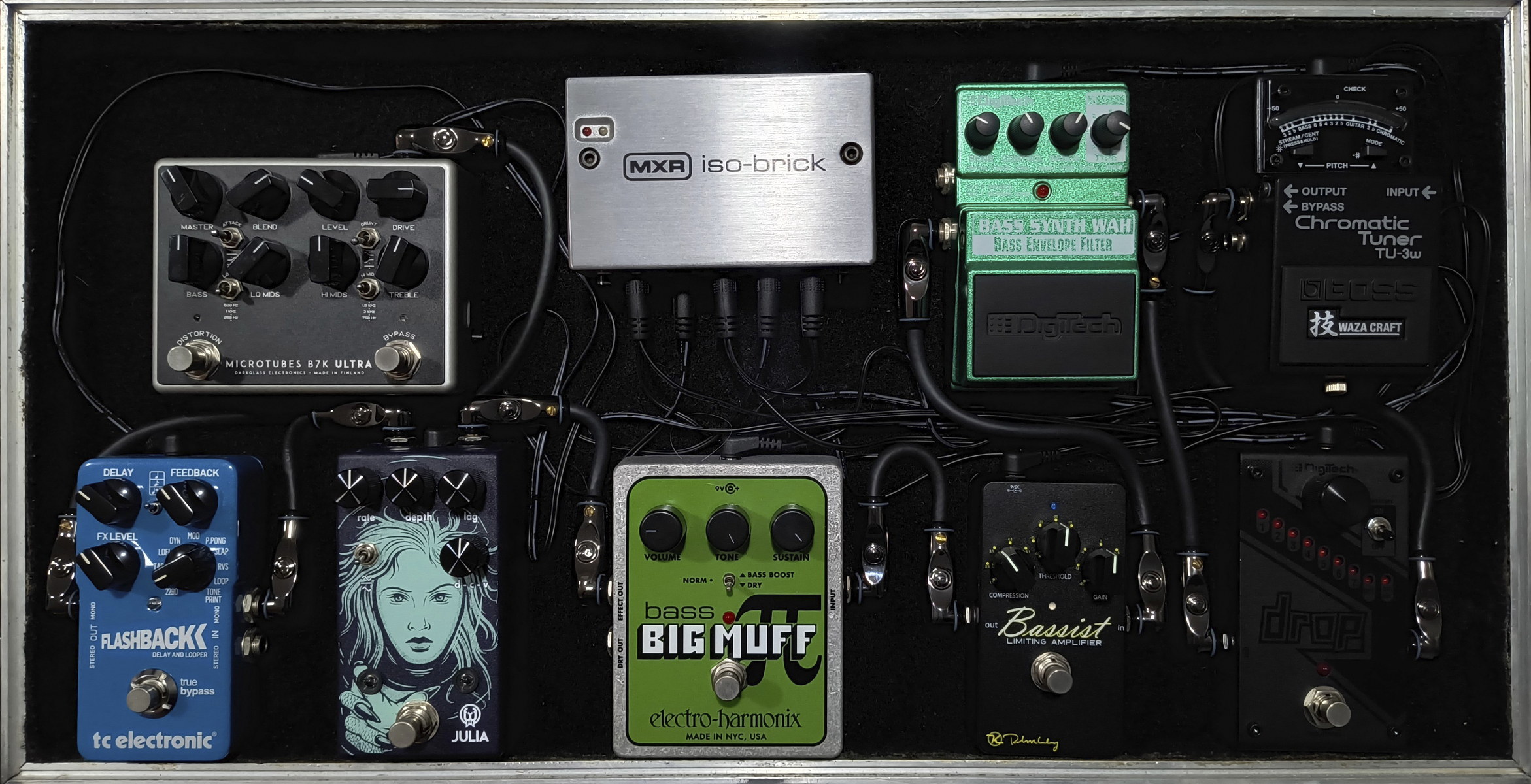 Metal Pedalboard by vitormansur featuring Boss TU-3W Chromatic Tuner, DigiTech X-Series Bass Synth Wah, and DigiTech Drop Polyphonic Drop-tune Pitch-shift Pedal - Limited-edition Blackout and 7 more pieces of gear