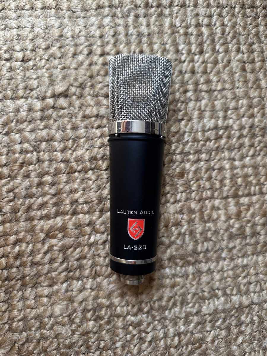 Studio Setup by kompaniiets featuring Lauten Audio LA-220 v2 Large Diaphragm Cardioid Condenser Microphone