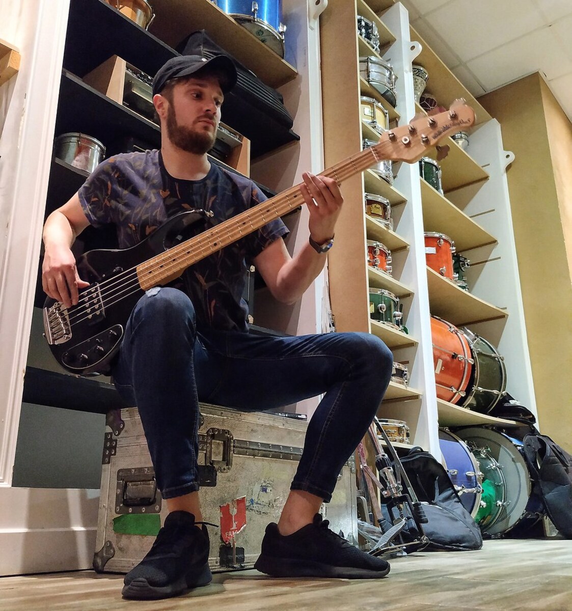 Metal Studio Setup by robertore featuring Music Man Stingray 5
