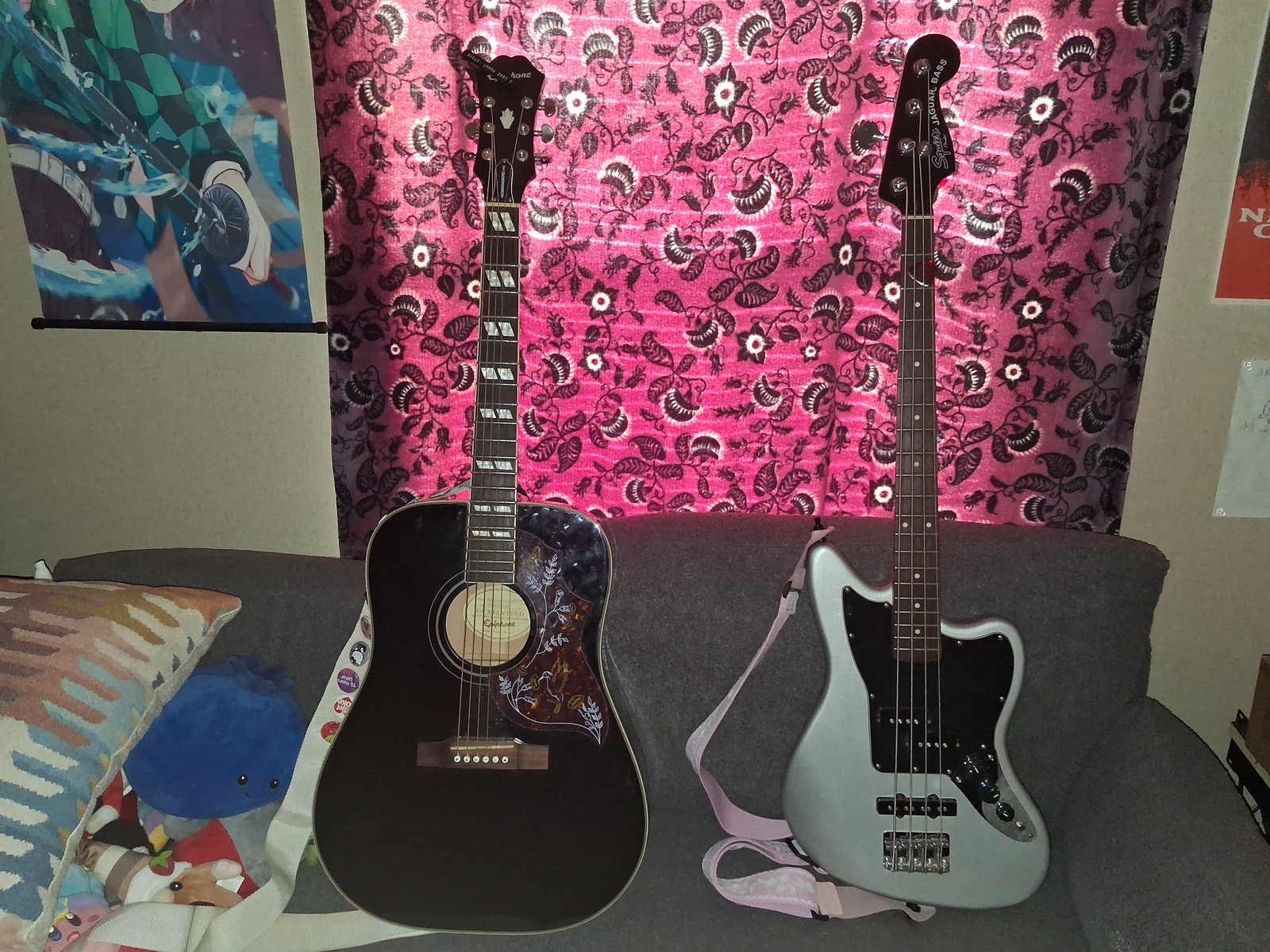 Blues Music Gear Setup by asouthiseng1 featuring Epiphone Hummingbird Pro and Squier Jaguar Vintage Modified Special Short Scale Bass